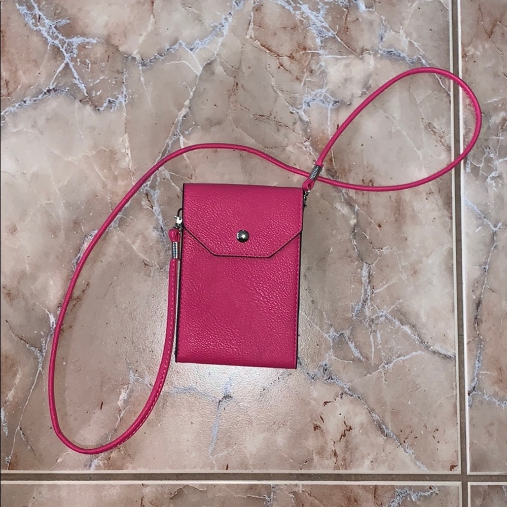 NEW - No Tags small crossbody w/ 3 compartments